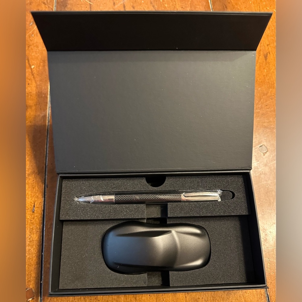 Porsche Design 2015 Ballpoint Shake Pen Bundle +911 Silhouette Paper Weight